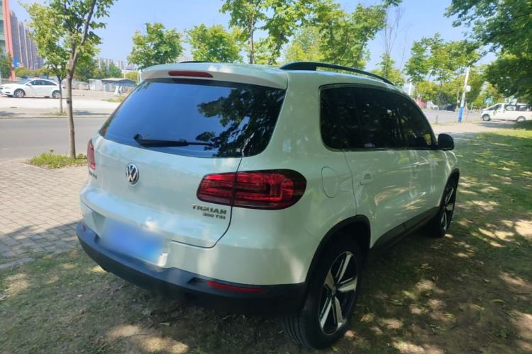 Used Volkswagen Tiguan 2016 300TSI Automatic Two-Wheel Drive Trend Edition Rear Right 45 Deg