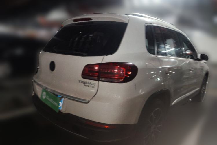 Used Volkswagen Tiguan 2016 300TSI Automatic All-Wheel Drive Luxury Edition Rear Right 45 Deg