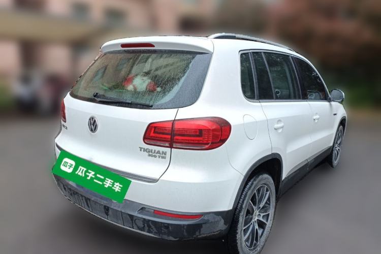 Used Volkswagen Tiguan 2016 300TSI Automatic All-Wheel Drive Luxury Edition Rear Right 45 Deg