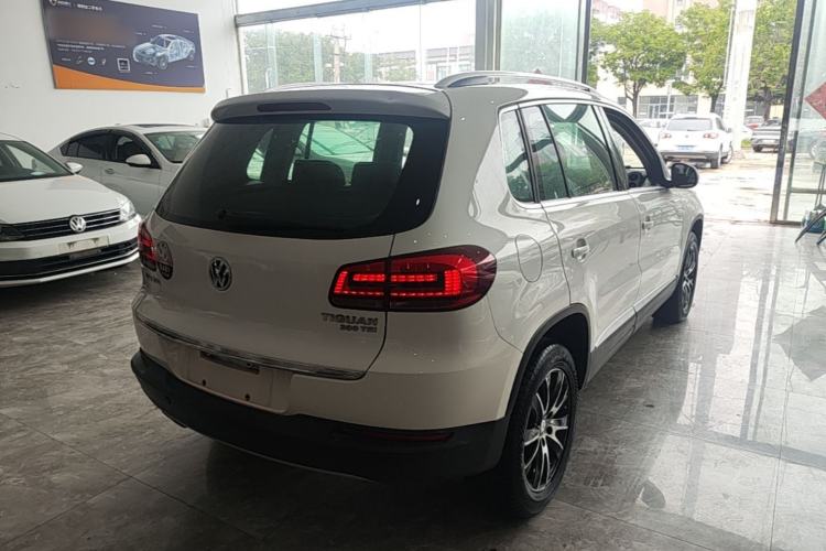 Used Volkswagen Tiguan 2016 300TSI Automatic Two-Wheel Drive Luxury Edition Rear Right 45 Deg
