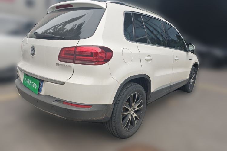 Used Volkswagen Tiguan 2016 300TSI Automatic All-Wheel Drive Luxury Edition Rear Right 45 Deg