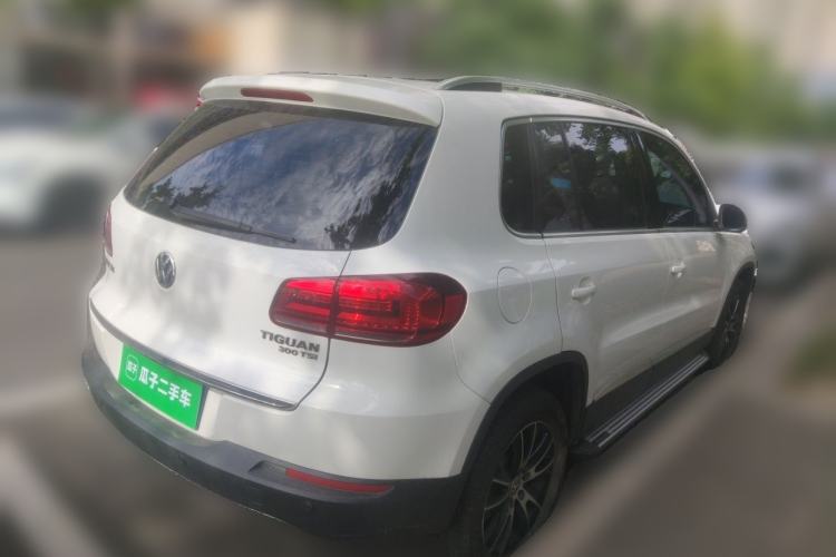 Used Volkswagen Tiguan 2016 300TSI Automatic Two-Wheel Drive Luxury Edition Rear Right 45 Deg