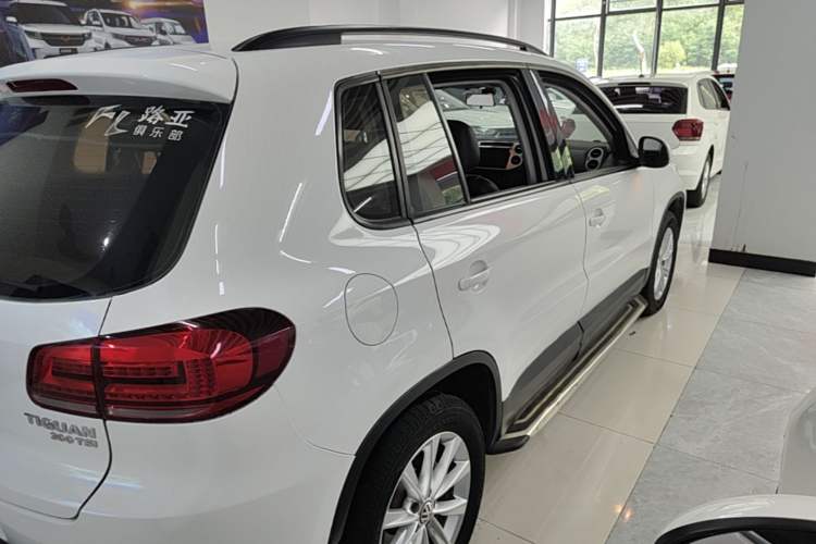 Used Volkswagen Tiguan 2016 300TSI Automatic Two-Wheel Drive Comfort Edition Rear Right 45 Deg