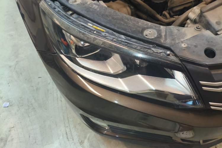 Used Volkswagen Tiguan 2016 300TSI Automatic All-Wheel Drive Fashion Vision Edition Right Front Headlight