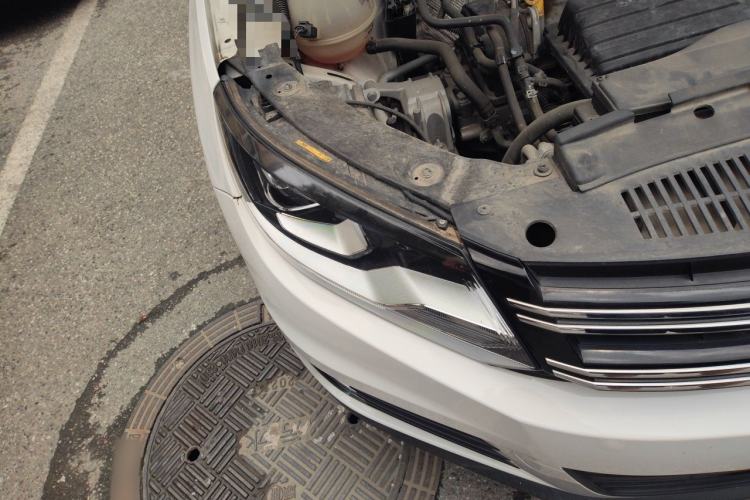 Used Volkswagen Tiguan 2016 280TSI Automatic Two-Wheel-Drive Silk Road Style Edition Right Front Headlight