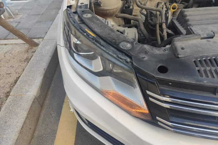 Used Volkswagen Tiguan 2016 280TSI Automatic Two-Wheel-Drive Silk Road Style Edition Right Front Headlight