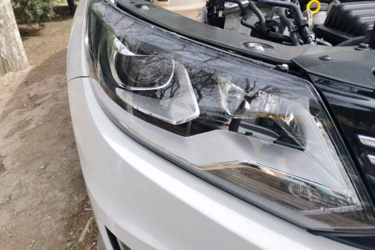 Used Volkswagen Tiguan 2016 280TSI Automatic Two-Wheel-Drive Silk Road Style Edition Right Front Headlight