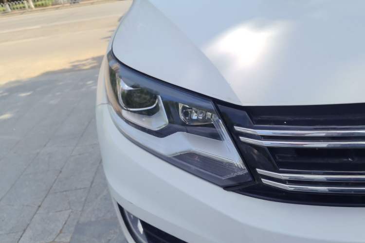 Used Volkswagen Tiguan 2016 280TSI Automatic Two-Wheel-Drive Silk Road Style Edition Right Front Headlight