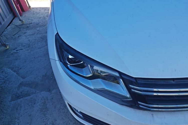 Used Volkswagen Tiguan 2016 280TSI Automatic Two-Wheel Drive Silk Road Comfort Edition Right Front Headlight