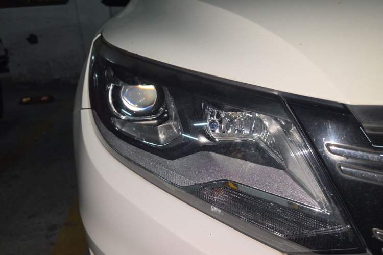 Used Volkswagen Tiguan 2016 280TSI Automatic Two-Wheel-Drive Silk Road Style Edition Right Front Headlight
