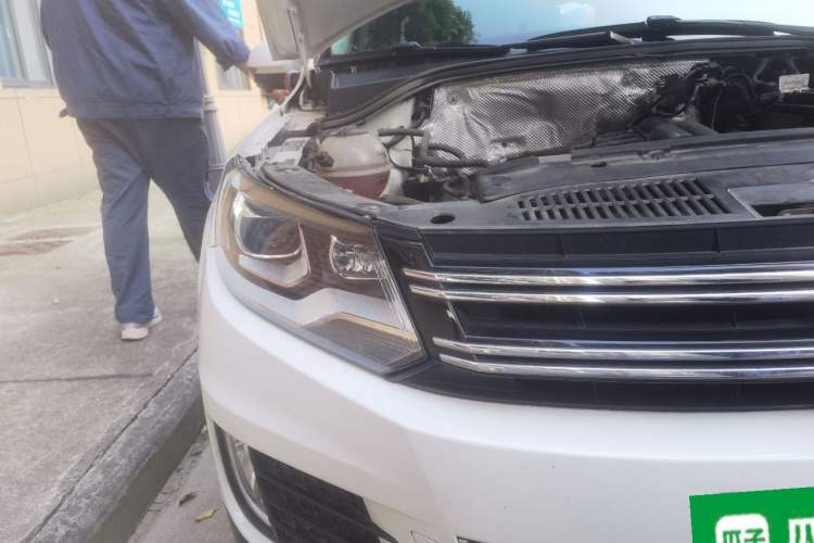 Used Volkswagen Tiguan 2016 280TSI Automatic Two-Wheel Drive Silk Road Comfort Edition Right Front Headlight