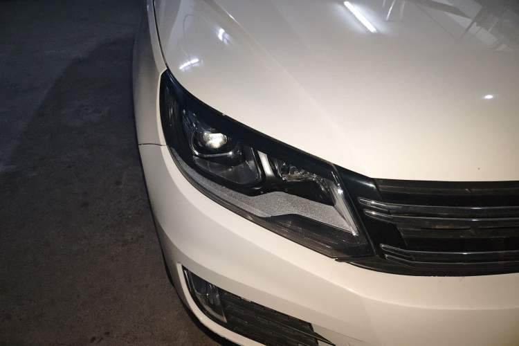 Used Volkswagen Tiguan 2016 300TSI Automatic Two-Wheel Drive Comfort Edition Right Front Headlight