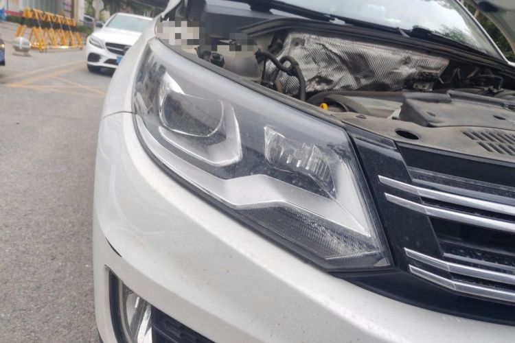 Used Volkswagen Tiguan 2016 300TSI Automatic All-Wheel Drive Luxury Edition Right Front Headlight