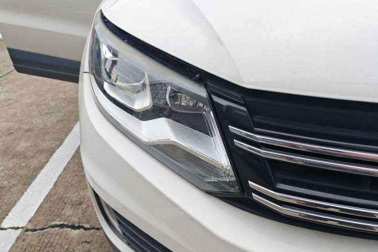 Used Volkswagen Tiguan 2016 280TSI Automatic Two-Wheel-Drive Silk Road Style Edition Right Front Headlight