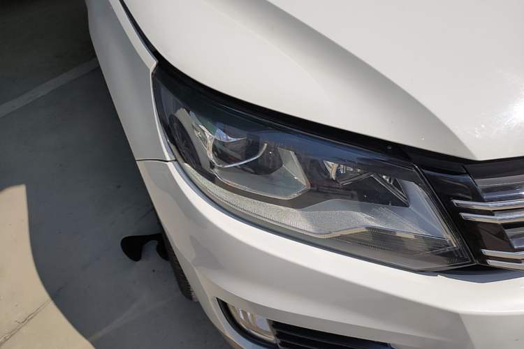 Used Volkswagen Tiguan 2016 280TSI Automatic Two-Wheel Drive Silk Road Comfort Edition Right Front Headlight