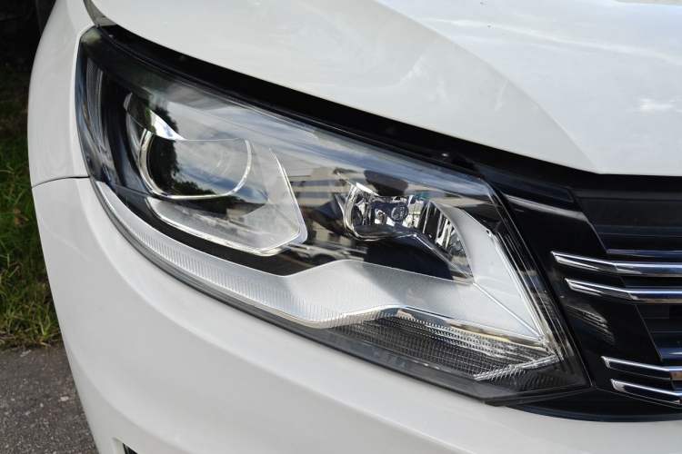 Used Volkswagen Tiguan 2016 300TSI Automatic Two-Wheel Drive Luxury Edition Right Front Headlight