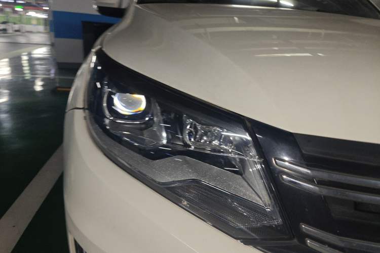Used Volkswagen Tiguan 2016 280TSI Automatic Two-Wheel-Drive Silk Road Style Edition Right Front Headlight