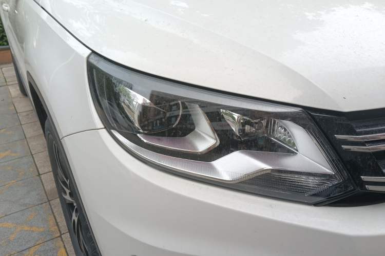 Used Volkswagen Tiguan 2016 300TSI Automatic Two-Wheel Drive Luxury Edition Right Front Headlight