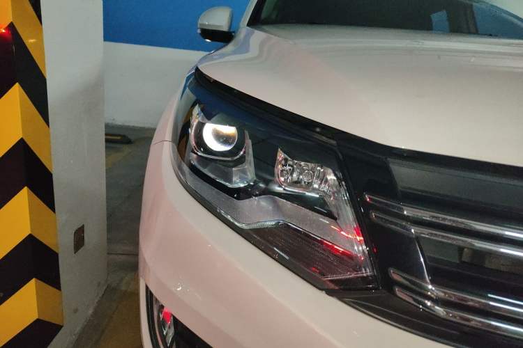 Used Volkswagen Tiguan 2016 300TSI Automatic Two-Wheel Drive Comfort Edition Right Front Headlight
