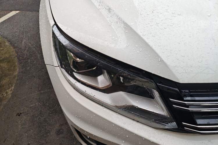 Used Volkswagen Tiguan 2016 300TSI Automatic Two-Wheel Drive Luxury Edition Right Front Headlight