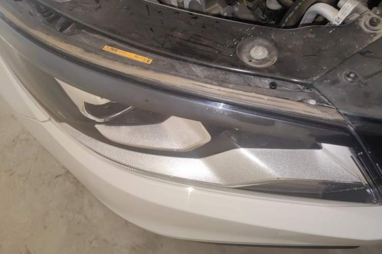 Used Volkswagen Tiguan 2016 280TSI Automatic Two-Wheel-Drive Silk Road Style Edition Right Front Headlight