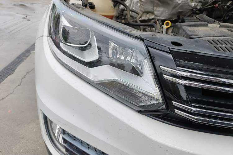 Used Volkswagen Tiguan 2016 280TSI Automatic Two-Wheel-Drive Silk Road Style Edition Right Front Headlight