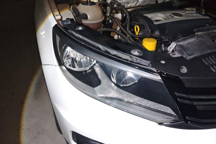 Used Volkswagen Tiguan 2016 2.0 TSI Four-Wheel Drive Standard Version Right Front Headlight