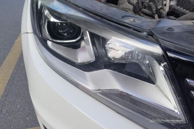 Used Volkswagen Tiguan 2016 280TSI Automatic Two-Wheel Drive Silk Road Comfort Edition Right Front Headlight