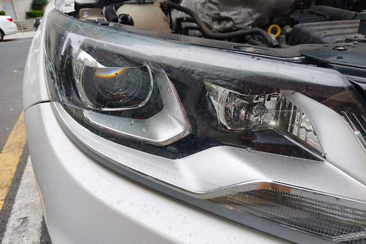 Used Volkswagen Tiguan 2016 280TSI Automatic Two-Wheel Drive Silk Road Comfort Edition Right Front Headlight