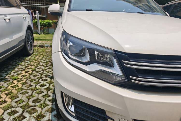 Used Volkswagen Tiguan 2016 280TSI Automatic Two-Wheel Drive Silk Road Comfort Edition Right Front Headlight
