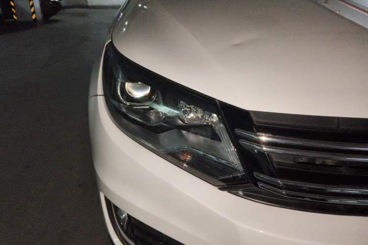 Used Volkswagen Tiguan 2016 300TSI Automatic Two-Wheel Drive Trend Edition Right Front Headlight