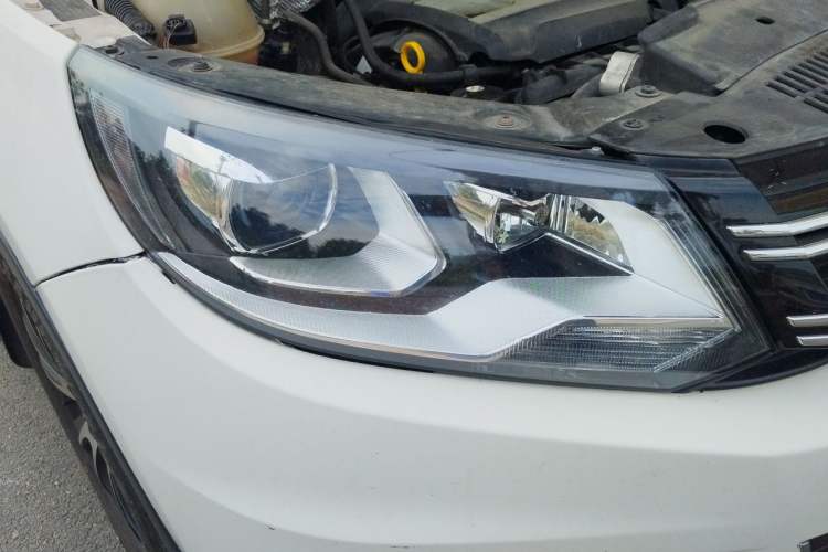Used Volkswagen Tiguan 2016 300TSI Automatic Two-Wheel Drive Luxury Edition Right Front Headlight