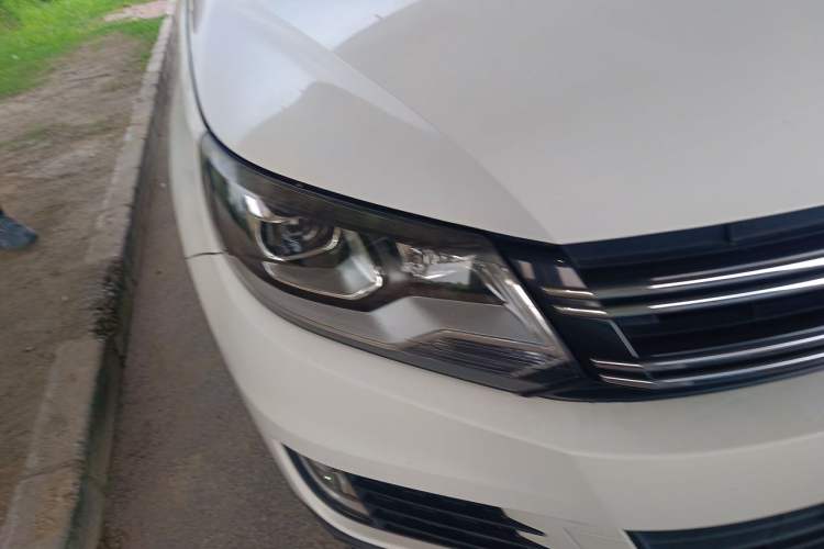 Used Volkswagen Tiguan 2016 300TSI Automatic Two-Wheel Drive Trend Edition Right Front Headlight