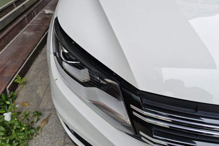 Used Volkswagen Tiguan 2016 280TSI Automatic Two-Wheel Drive Silk Road Comfort Edition Right Front Headlight