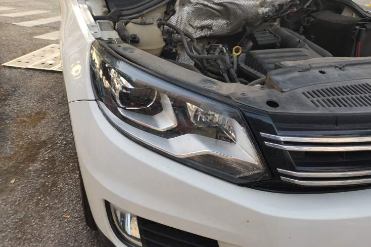 Used Volkswagen Tiguan 2016 280TSI Automatic Two-Wheel Drive Silk Road Comfort Edition Right Front Headlight