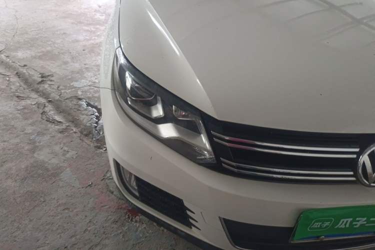 Used Volkswagen Tiguan 2016 300TSI Automatic All-Wheel Drive Luxury Edition Right Front Headlight