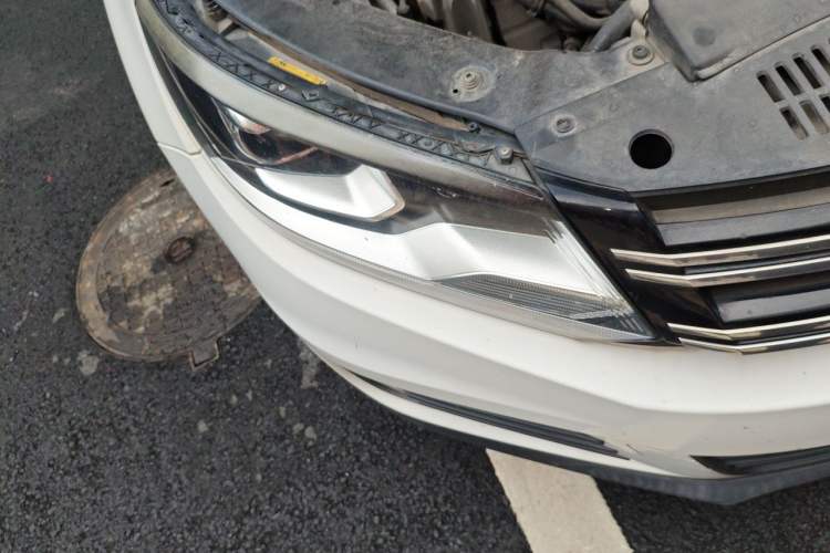 Used Volkswagen Tiguan 2016 300TSI Automatic Two-Wheel Drive Trend Edition Right Front Headlight