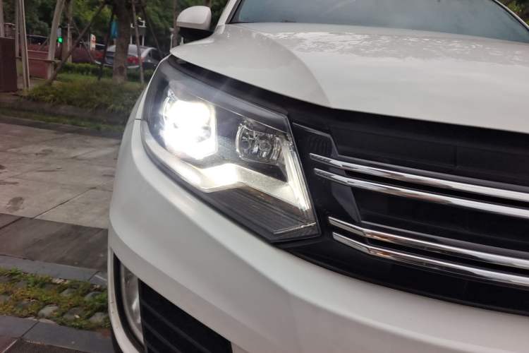 Used Volkswagen Tiguan 2016 280TSI Automatic Two-Wheel-Drive Silk Road Style Edition Right Front Headlight