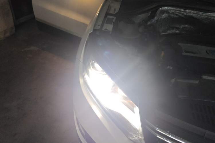 Used Volkswagen Tiguan 2016 300TSI Automatic Two-Wheel Drive Luxury Edition Right Front Headlight