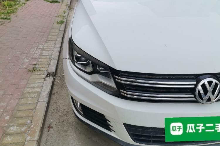 Used Volkswagen Tiguan 2016 300TSI Automatic Two-Wheel Drive Trend Edition Right Front Headlight