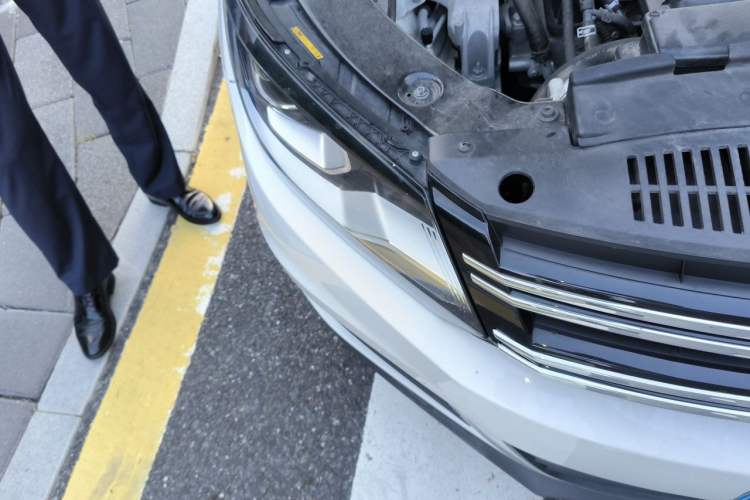 Used Volkswagen Tiguan 2016 280TSI Automatic Two-Wheel-Drive Silk Road Style Edition Right Front Headlight