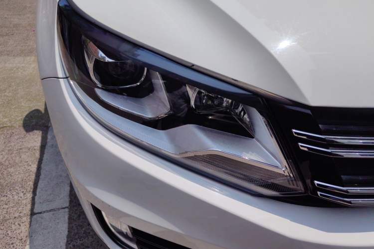 Used Volkswagen Tiguan 2016 300TSI Automatic Two-Wheel Drive Luxury Edition Right Front Headlight