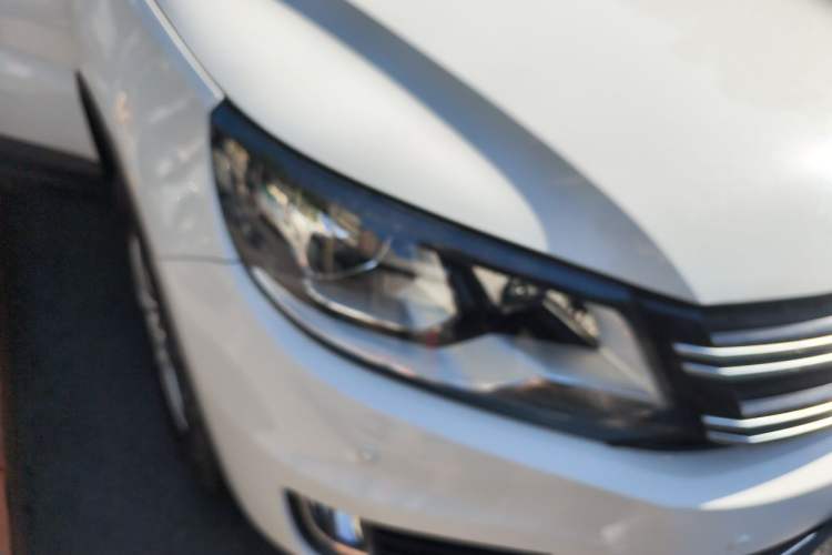 Used Volkswagen Tiguan 2016 300TSI Automatic Two-Wheel Drive Trend Edition Right Front Headlight