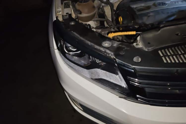 Used Volkswagen Tiguan 2016 300TSI Automatic Two-Wheel Drive Trend Edition Right Front Headlight