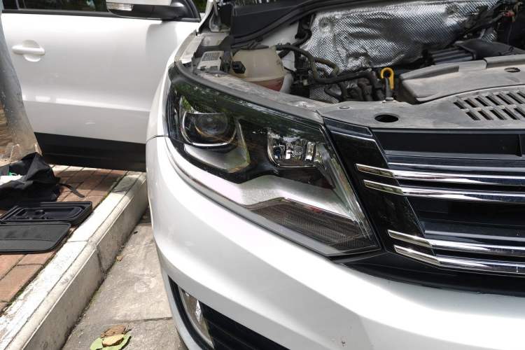 Used Volkswagen Tiguan 2016 280TSI Automatic Two-Wheel Drive Silk Road Comfort Edition Right Front Headlight