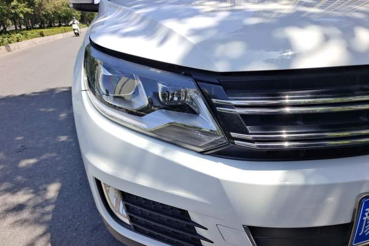 Used Volkswagen Tiguan 2016 300TSI Automatic Two-Wheel Drive Luxury Edition Right Front Headlight
