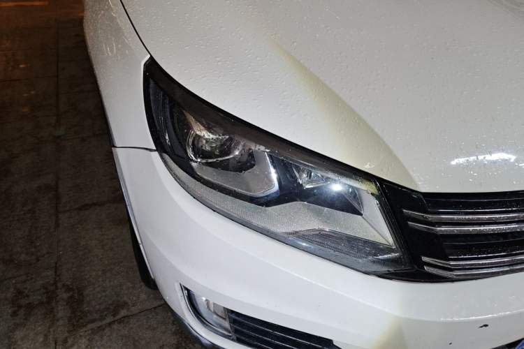 Used Volkswagen Tiguan 2016 280TSI Automatic Two-Wheel-Drive Silk Road Style Edition Right Front Headlight