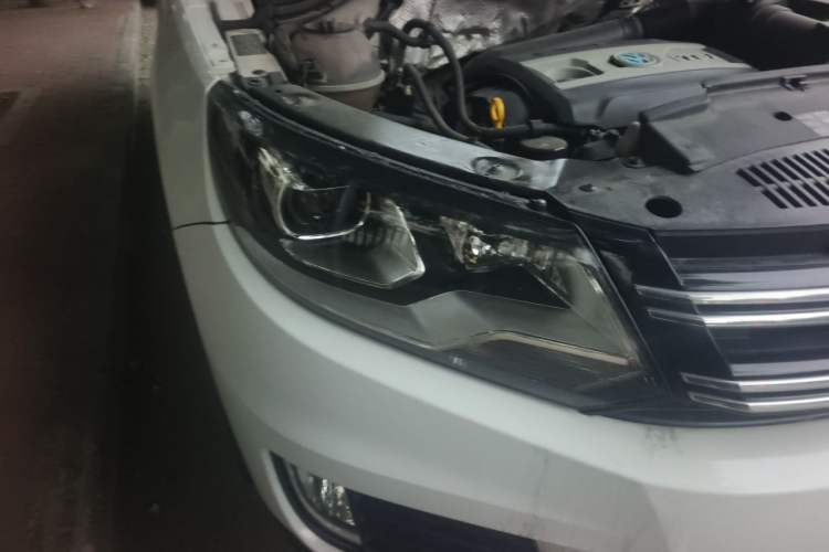 Used Volkswagen Tiguan 2016 300TSI Automatic Two-Wheel Drive Trend Edition Right Front Headlight