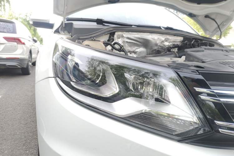 Used Volkswagen Tiguan 2016 300TSI Automatic Two-Wheel Drive Luxury Edition Right Front Headlight