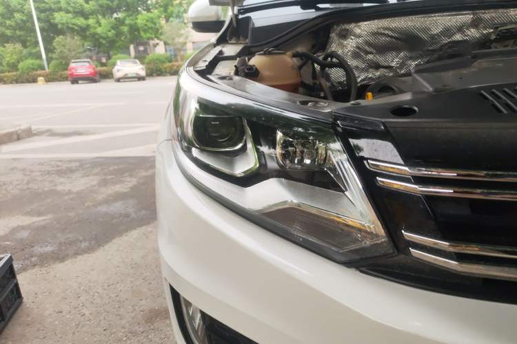 Used Volkswagen Tiguan 2016 300TSI Automatic Two-Wheel Drive Luxury Edition Right Front Headlight